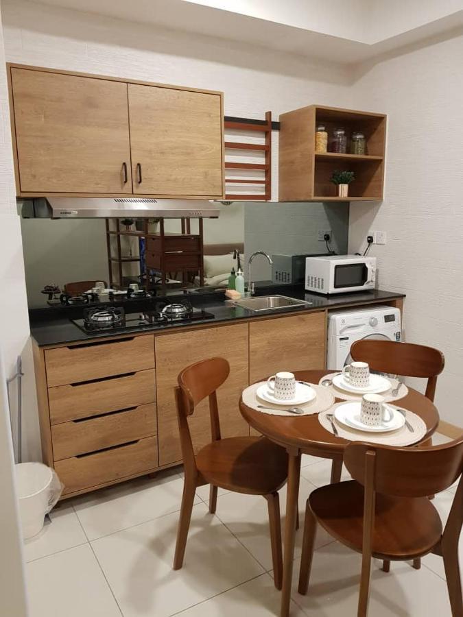 Timurbay Studio Apartment Facing Beautiful Beach Kuantan Kültér fotó