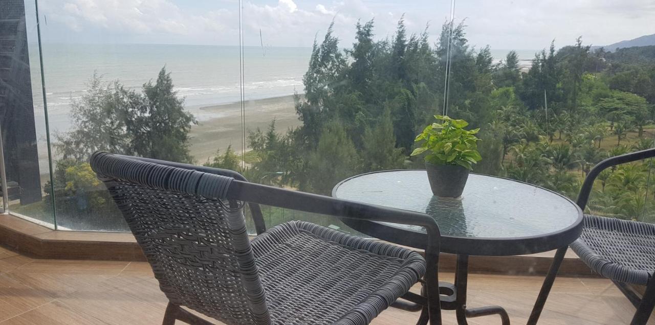 Timurbay Studio Apartment Facing Beautiful Beach Kuantan Kültér fotó